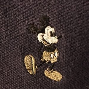 Navy blue Micky Mouse sweat shirt.